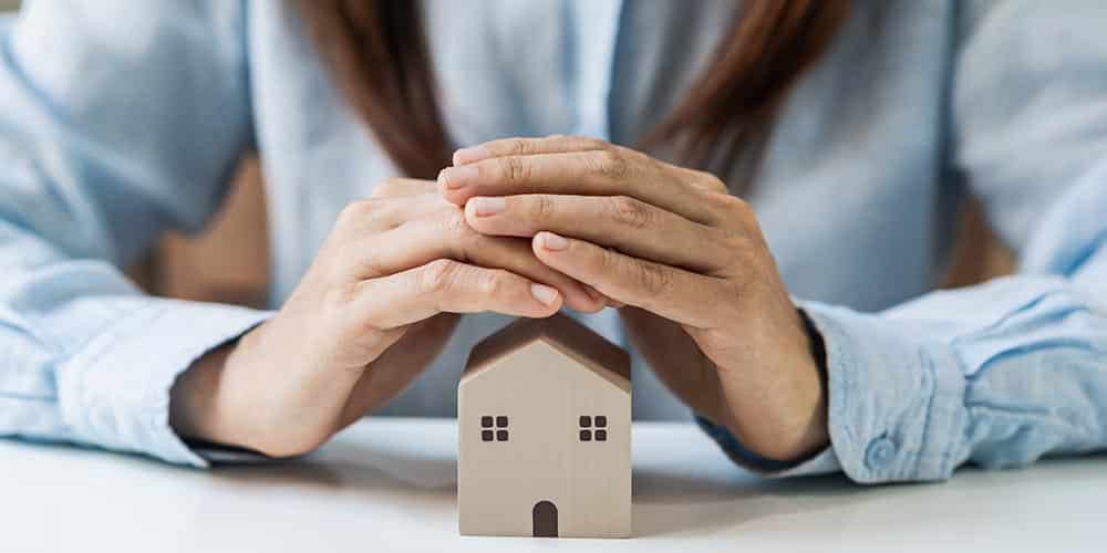 découvrez nos solutions complètes de protection domicile et d'assurance pour sécuriser votre maison et protéger vos biens en toute tranquillité.