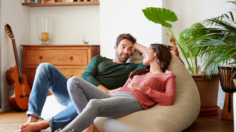 découvrez notre assurance habitation spécialement conçue pour les échanges de maison, protégeant votre logement lors de séjours chez autrui en toute sérénité.