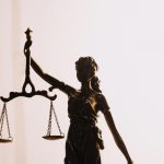 la justice protège les familles marseillaises d'expulsion malgré une condamnation, assurant leur maintien dans leurs logements et défendant leurs droits fondamentaux.